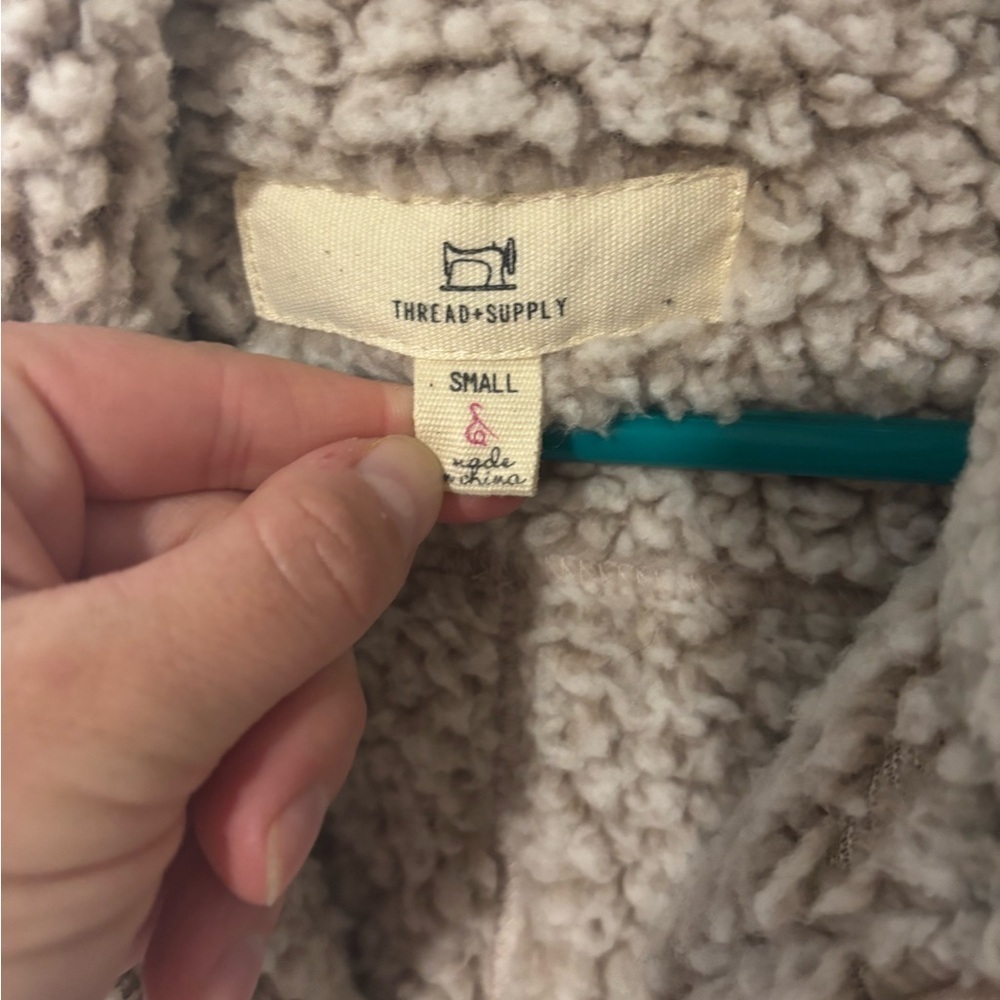 Women's Pink Sherpa Vest - Picture 4 of 5